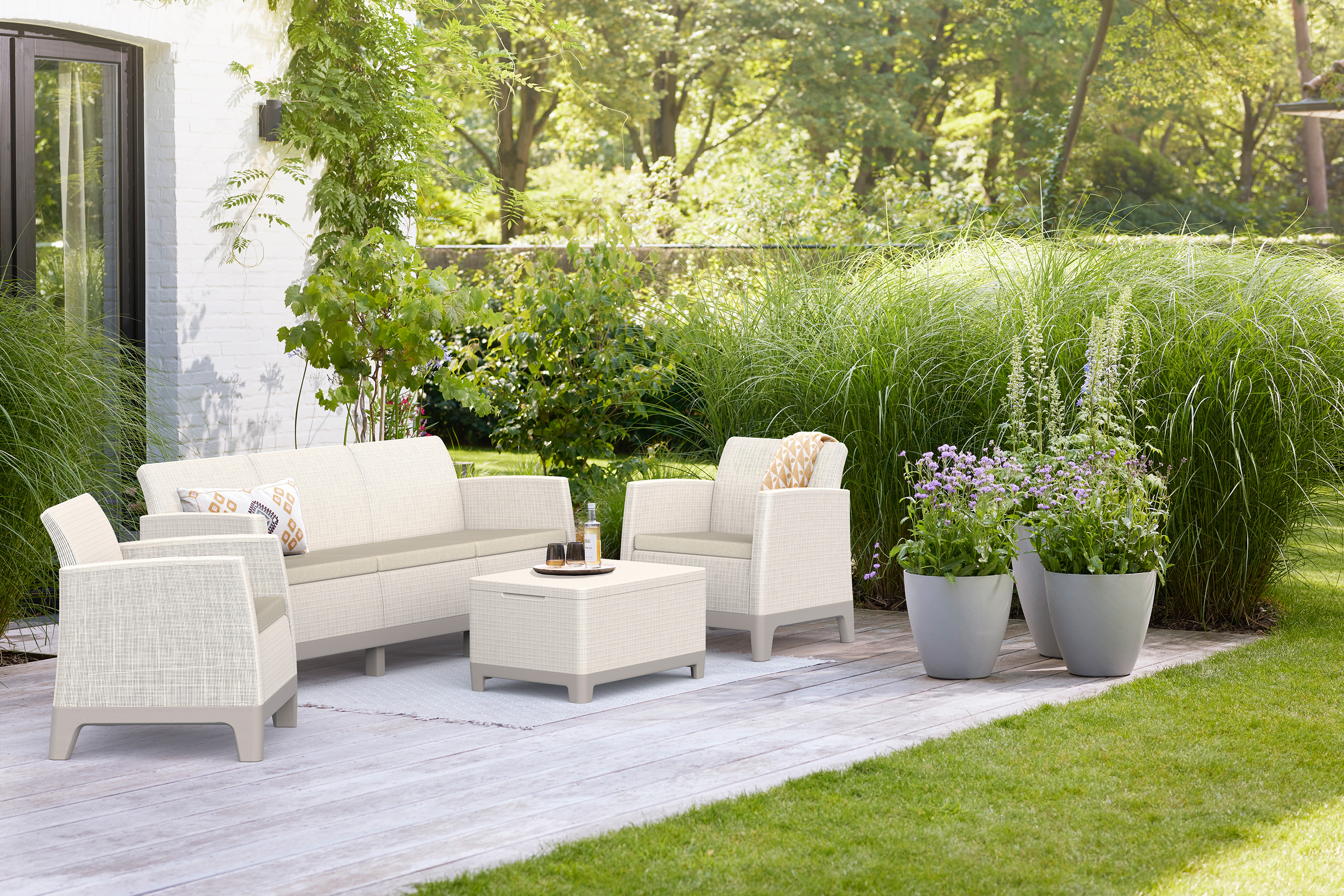 Zestaw mebli ogrodowych Keter Scandi Forma Pebble Grey-Soft Beige z sofą i stolikiem