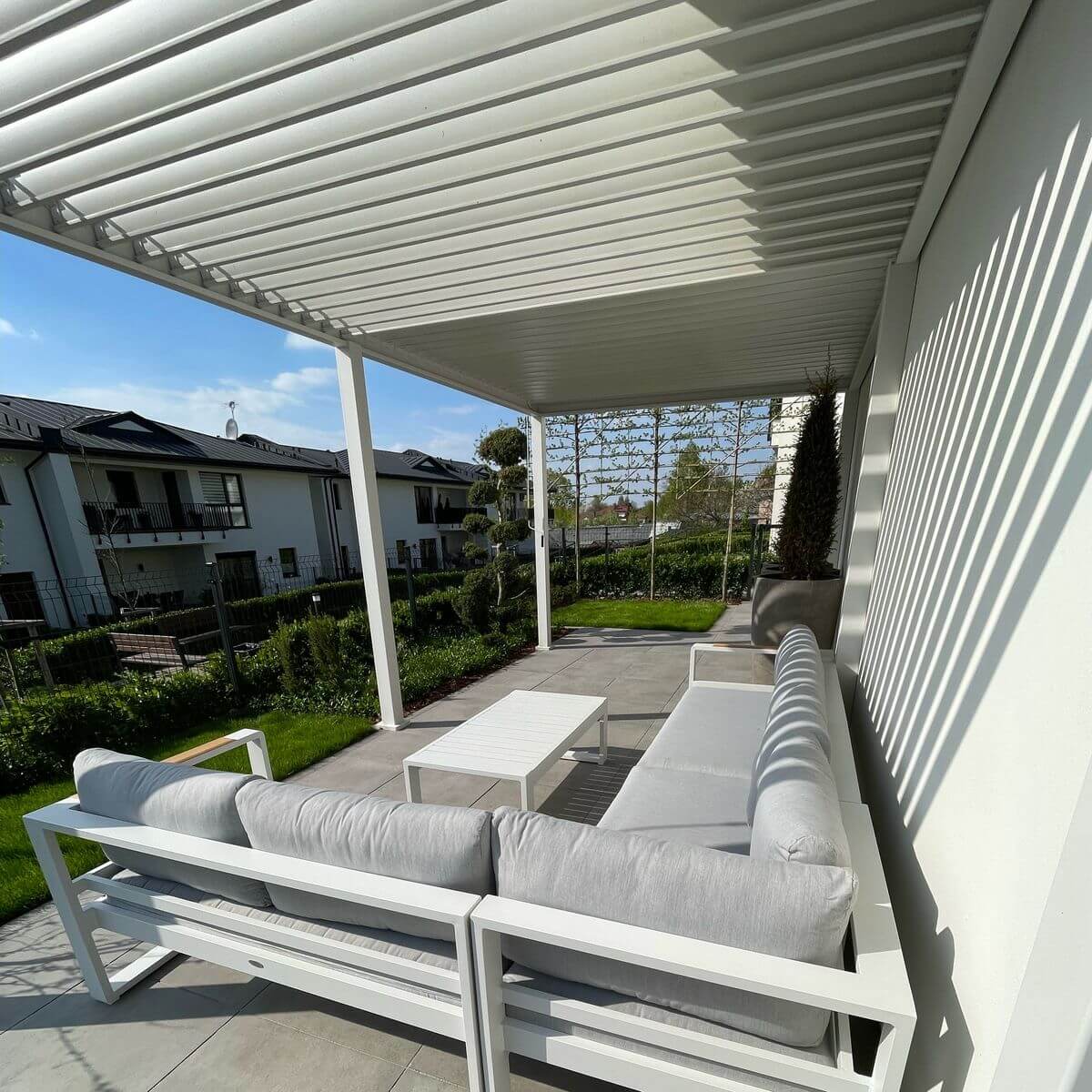 Solidna pergola tarasowa 3x6 Premium White - GUTROOF zdjęcie realizacji 10