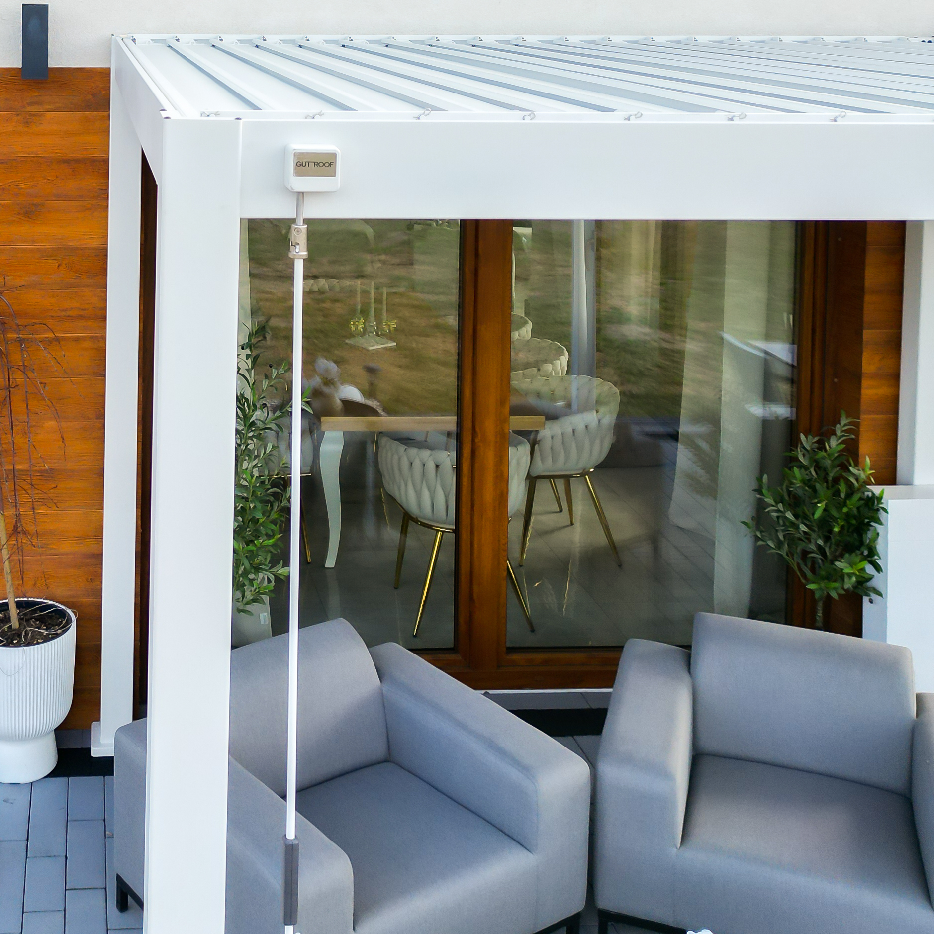 Solidna pergola tarasowa 3x6 Premium White - GUTROOF zdjęcie realizacji 8