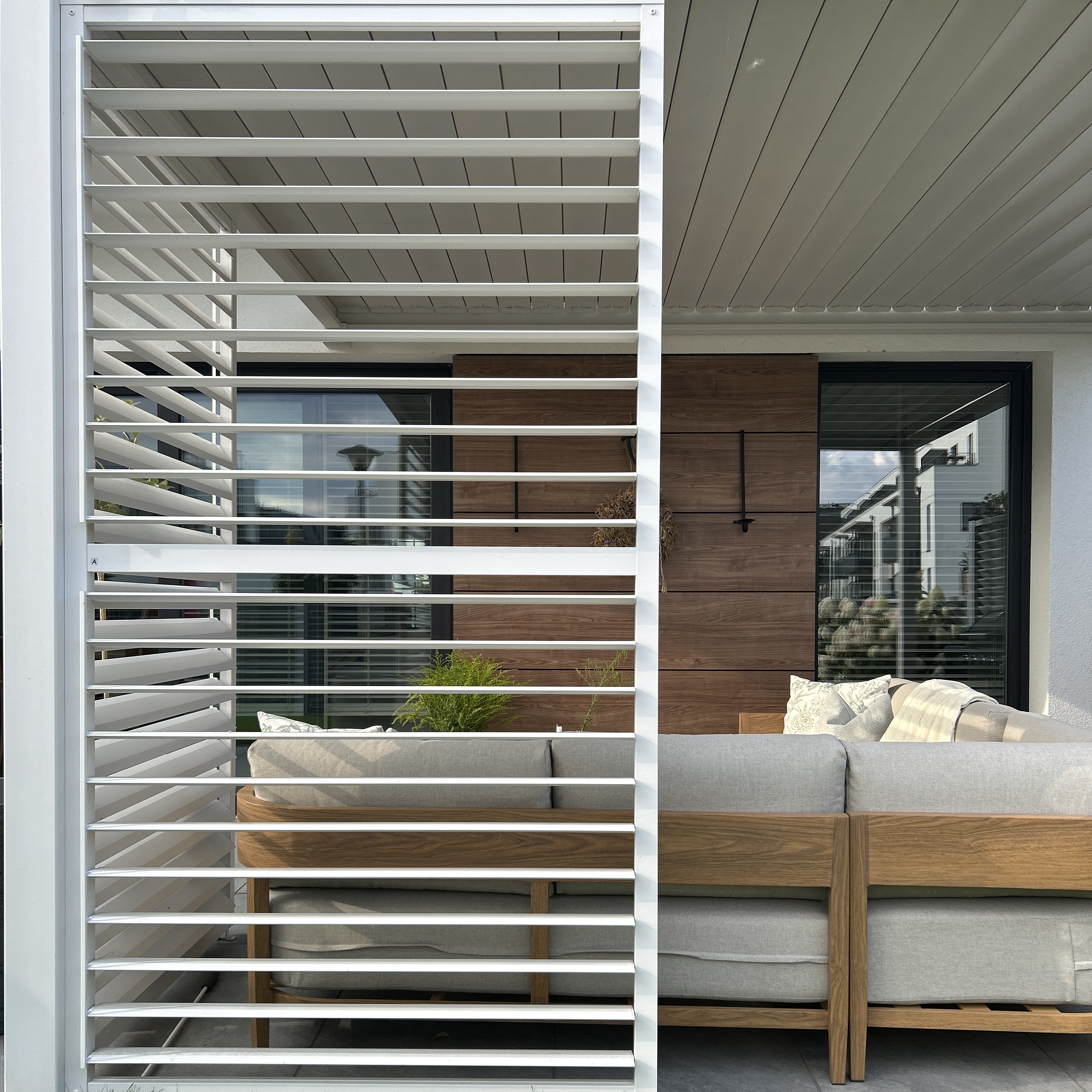 Panel do pergoli PREMIUM 4m white, regulowany - GUTROOF zdjęcie realizacji 2