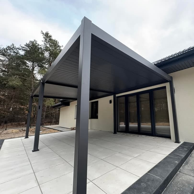 Pergola aluminiowa na ogród  ELEGANCE 3x6 Anthracite/Light Grey - Gutroof zdjęcie realizacji 2