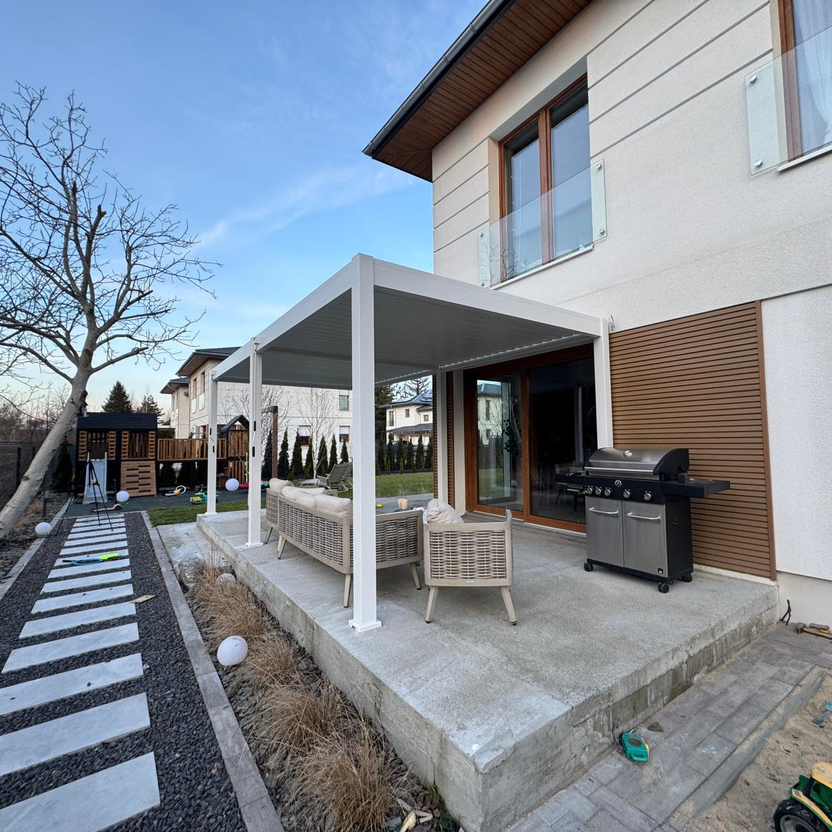 Pergola ogrodowa ELEGANCE 3x6 White - Gutroof zdjęcie realizacji 2