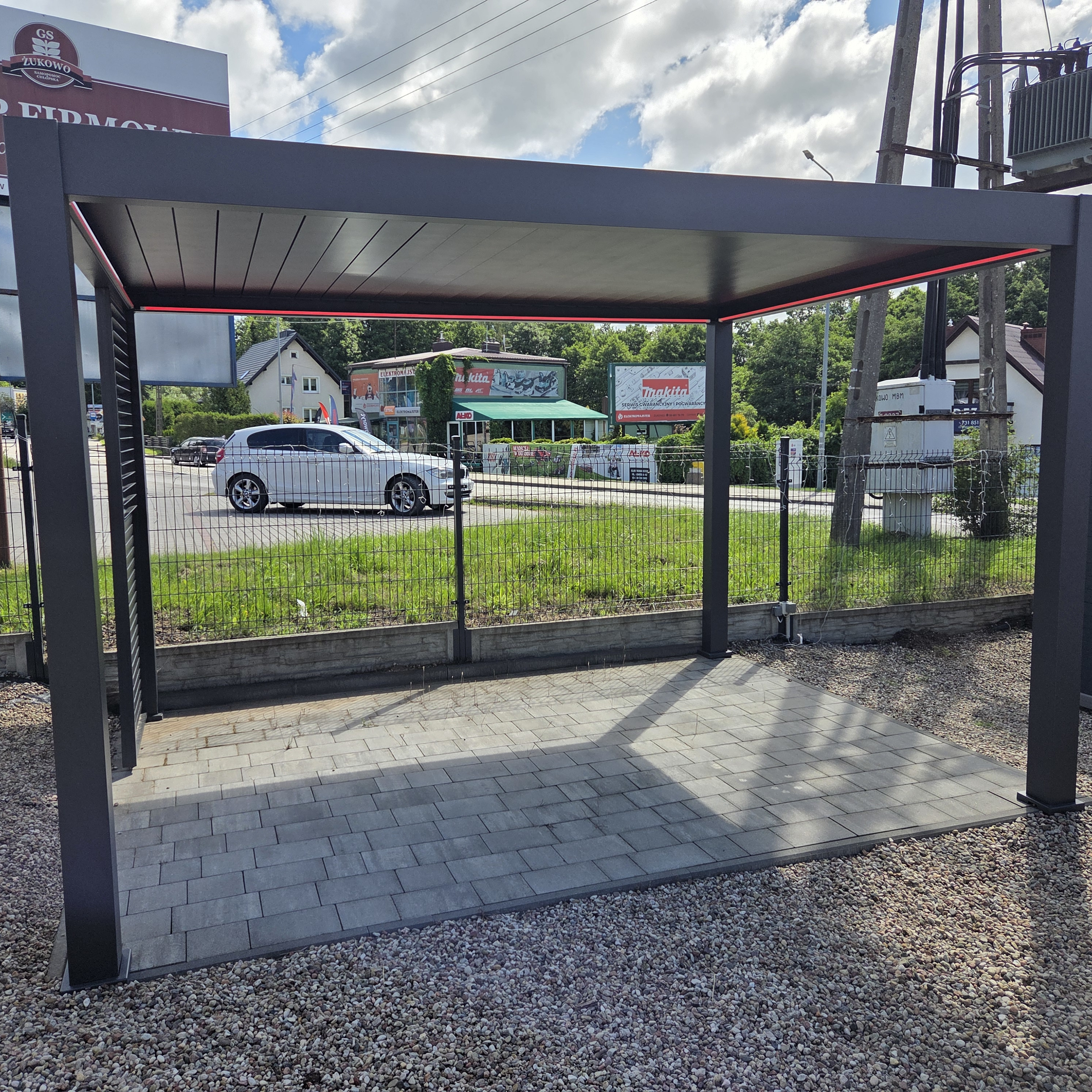 Pergola elektryczna tarasowa DELUXE PRO AUTOMATIC 3x4 z oświetleniem LED, Anthracite - Gutroof zdjęcie realizacji 3
