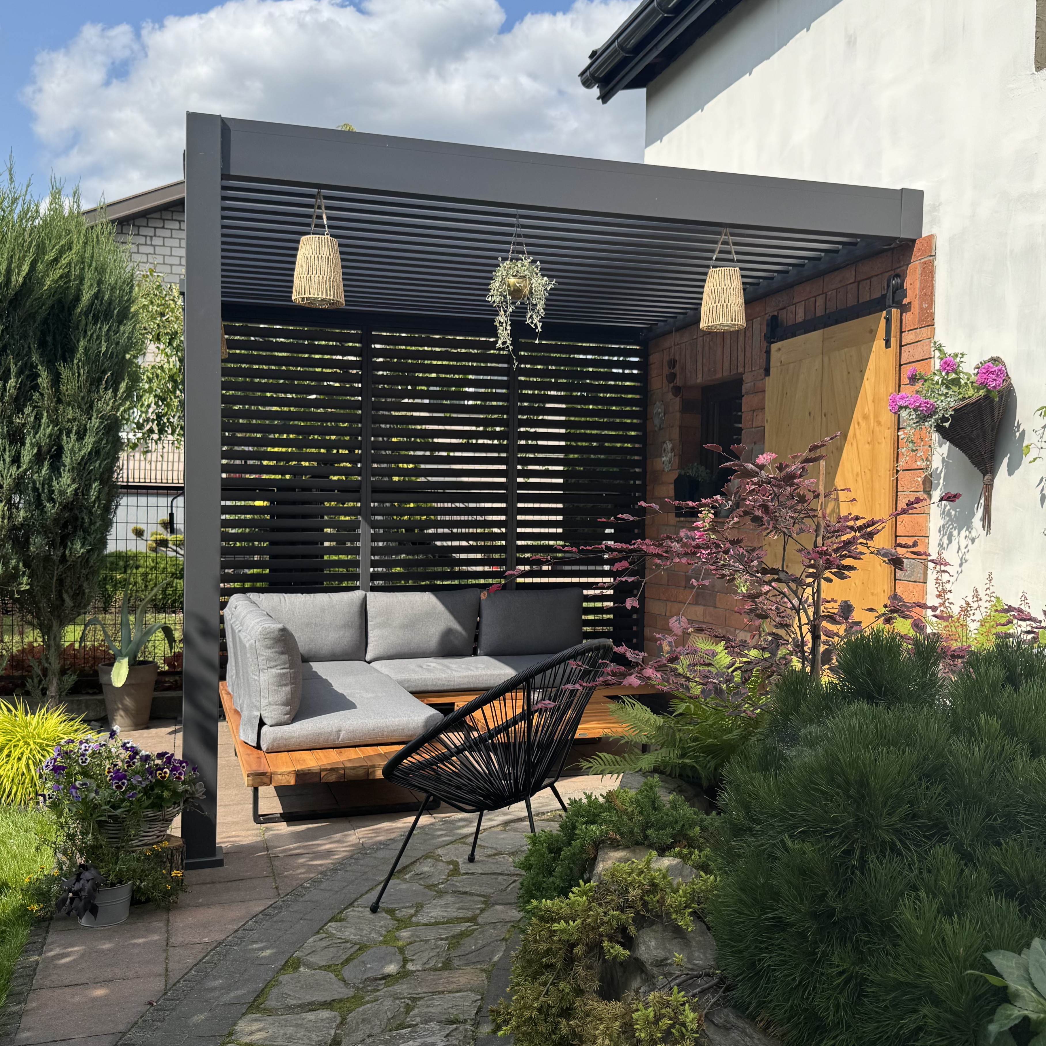 Panel żaluzjowy poziomy do pergoli ELEGANCE/DELUXE/FUSION 1 m Anthracite - Gutroof zdjęcie realizacji 3