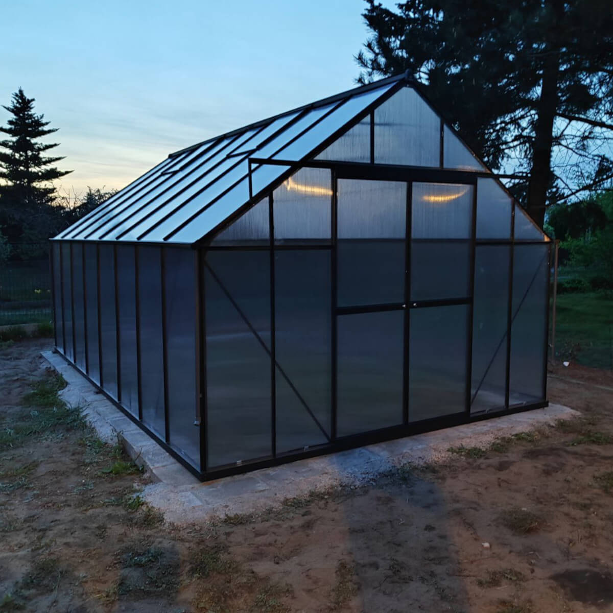 Szklarnia ogrodowa z poliwęglanu Slide-In NEW 305x489cm Black - Cultivo zdjęcie realizacji 12