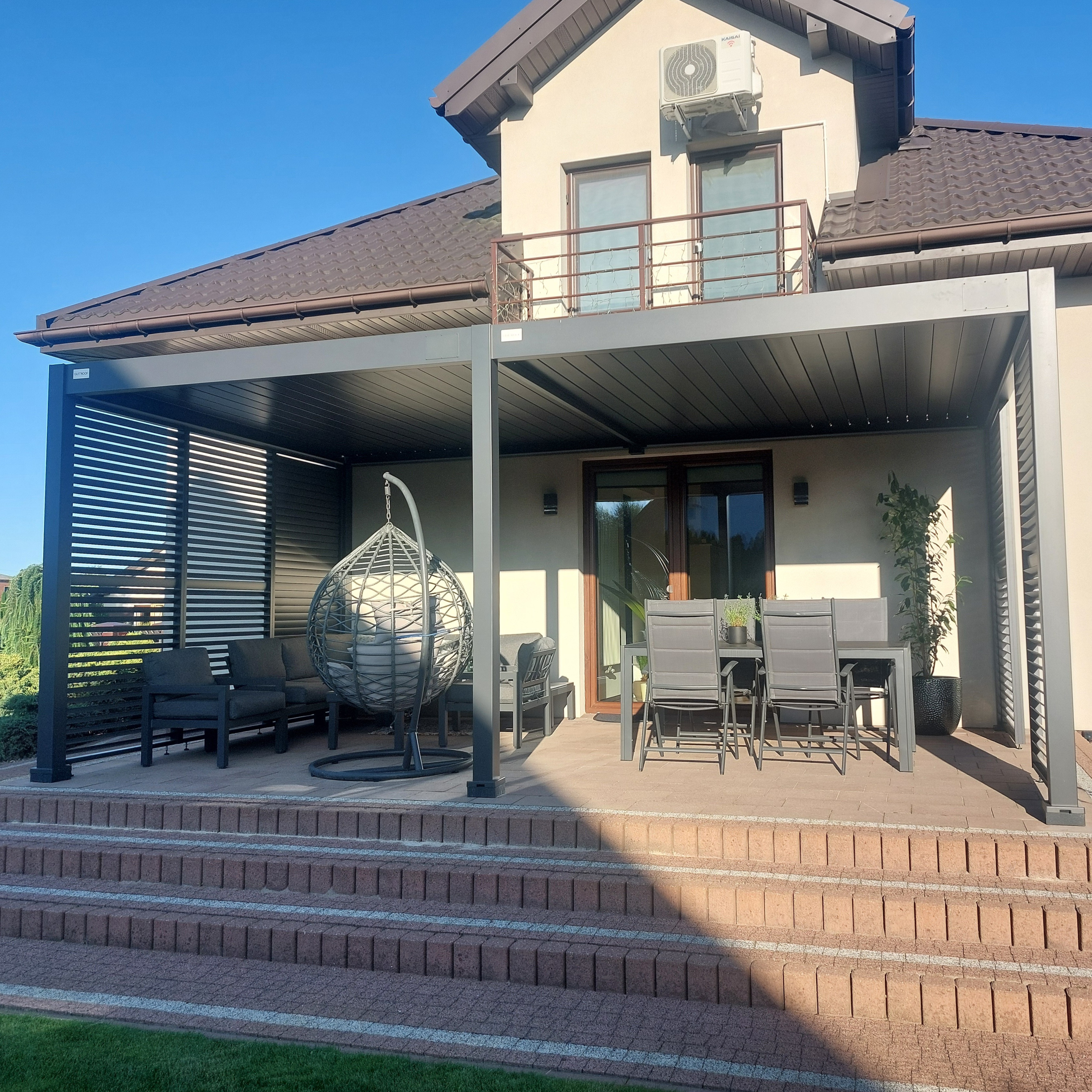 Pergola tarasowa DELUXE Automatic + LED 3,6x6 Anthracite - Gutroof zdjęcie realizacji 3