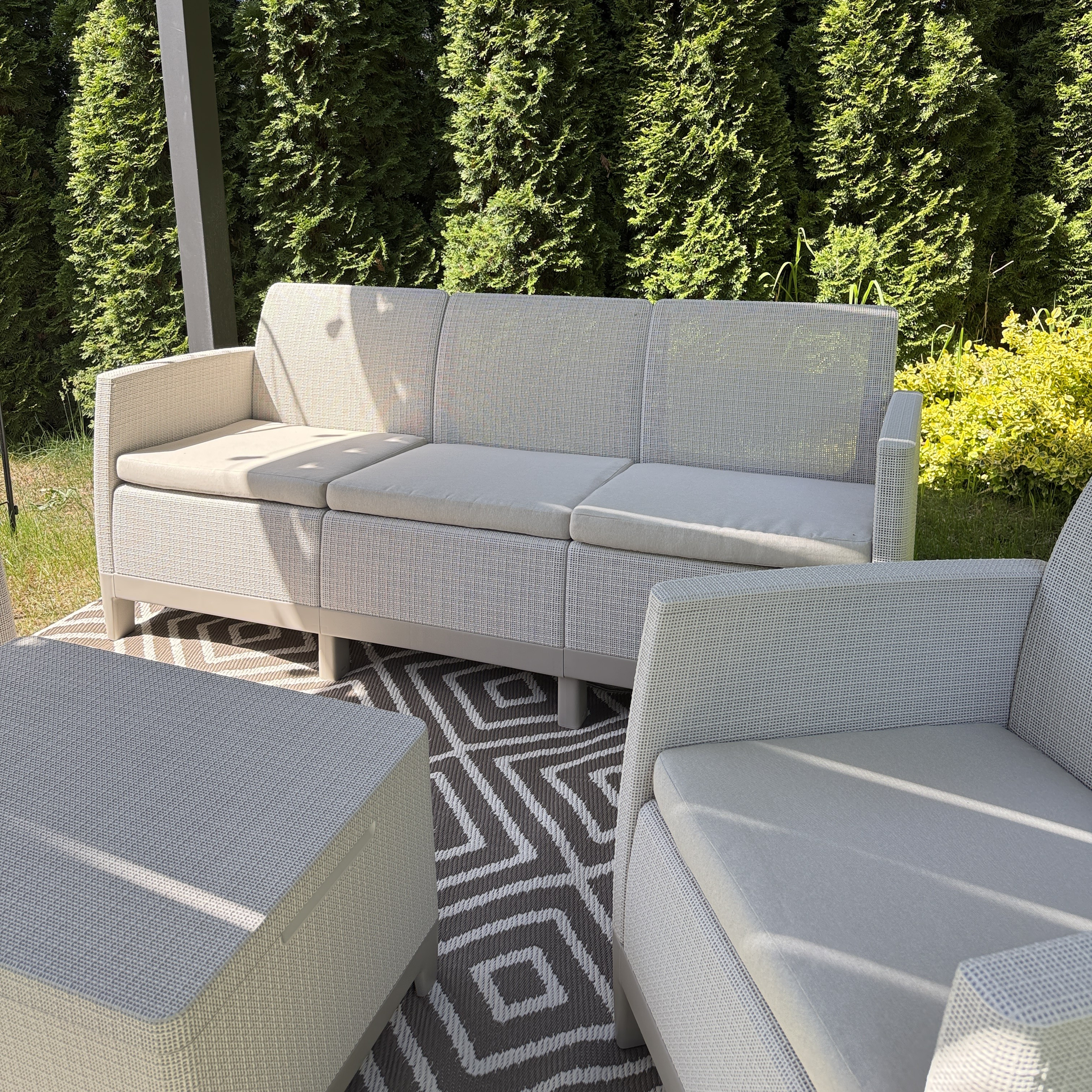 Meble do ogrodu dla 5 osób SCANDI FORMA SET 3 Beige - Keter zdjęcie realizacji 3
