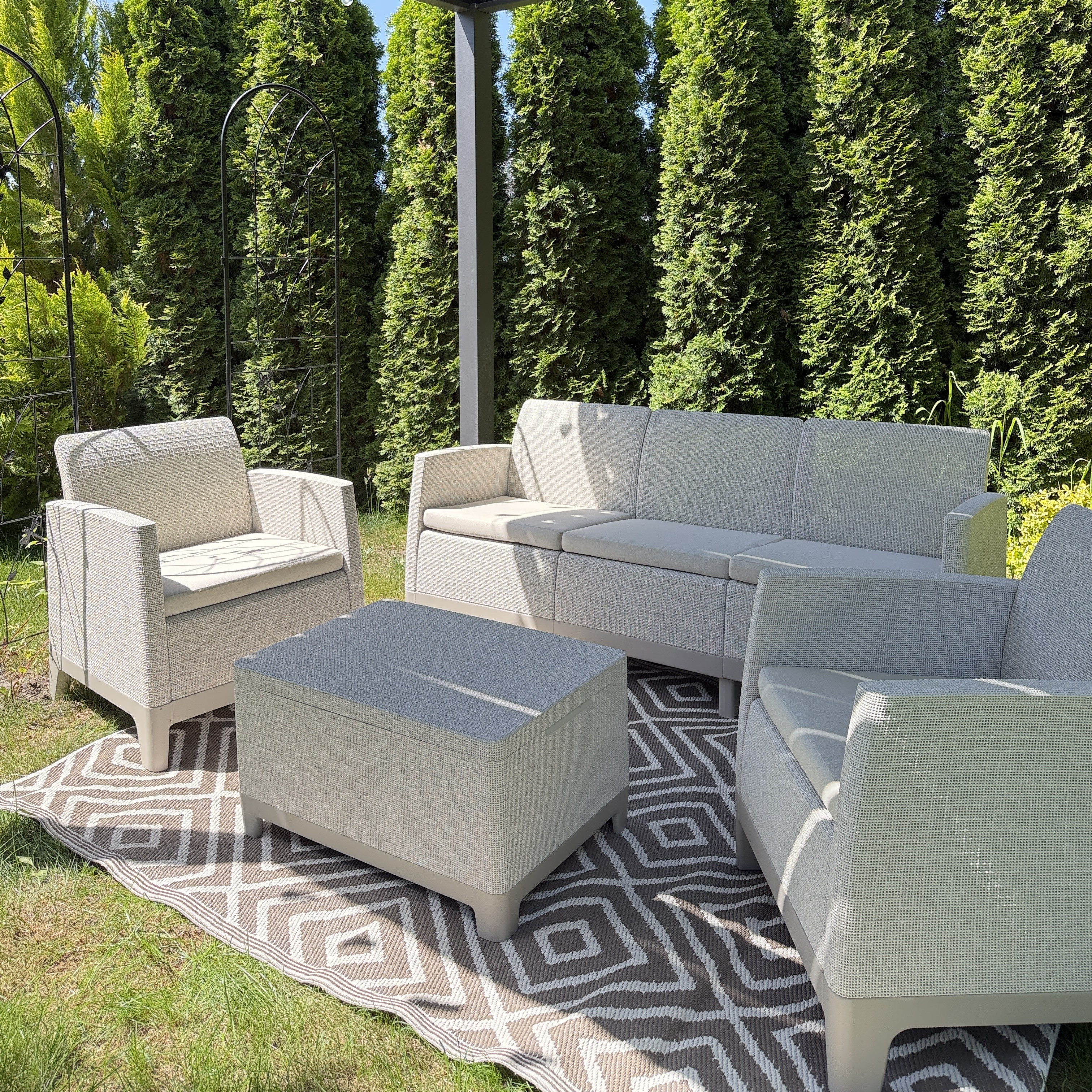 Meble do ogrodu dla 5 osób SCANDI FORMA SET 3 Beige - Keter zdjęcie realizacji 4