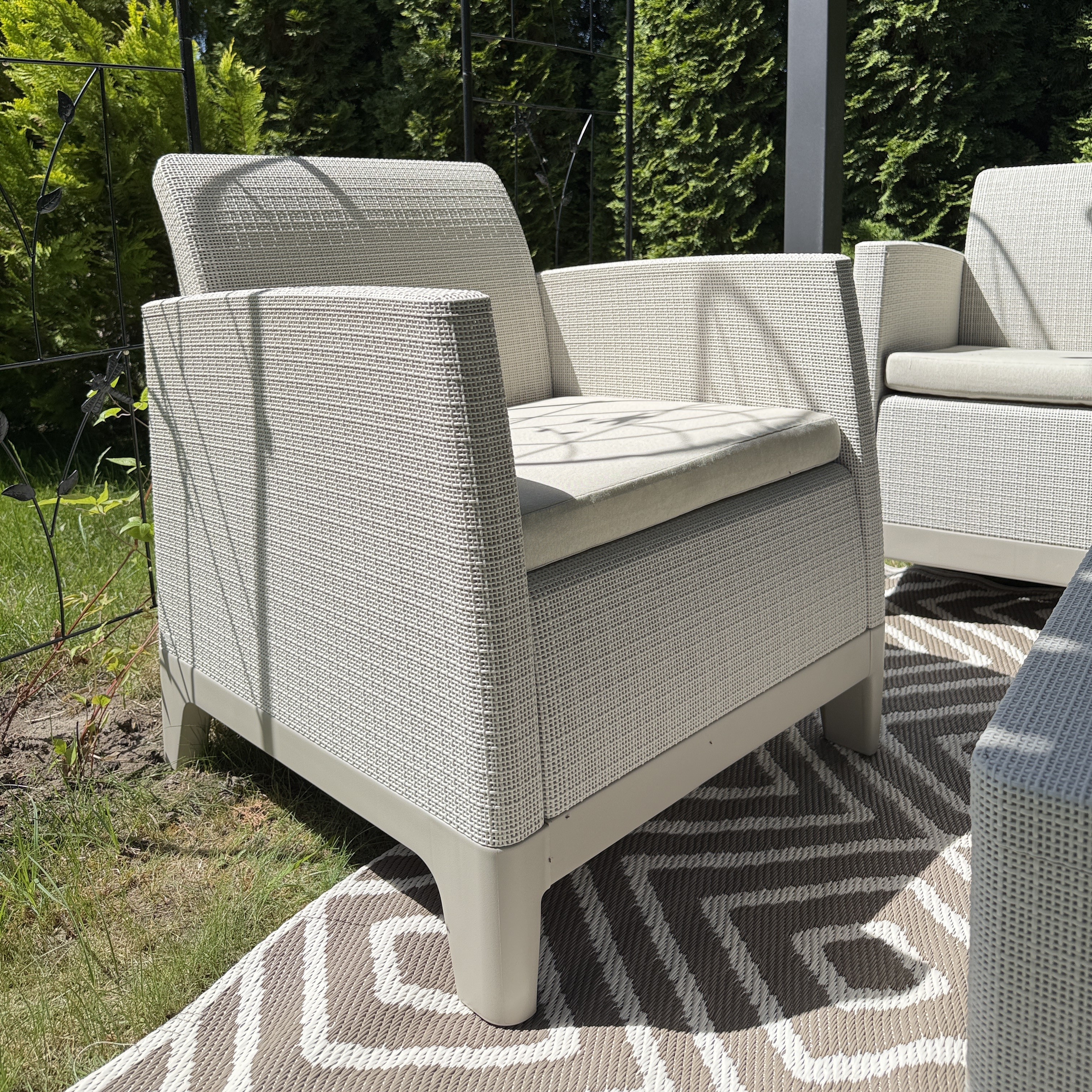 Meble do ogrodu dla 5 osób SCANDI FORMA SET 3 Beige - Keter zdjęcie realizacji 6